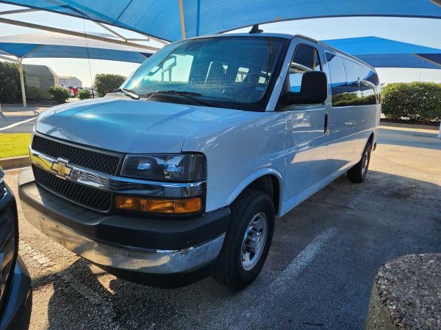 2025 Chevrolet Express Passenger 1LT