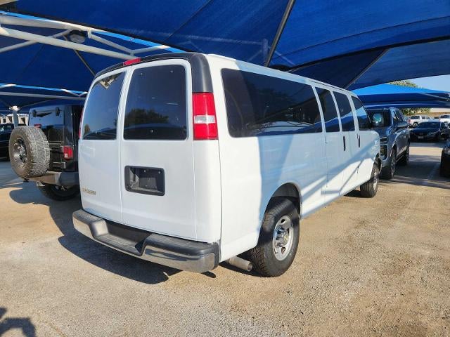 2025 Chevrolet Express Passenger 1LT