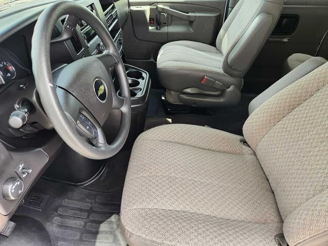 2024 Chevrolet Express Passenger 3500 1LT