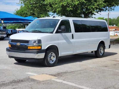 2024 Chevrolet Express Passenger 3500 1LT