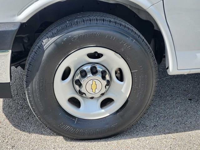 2024 Chevrolet Express Passenger 3500 1LT