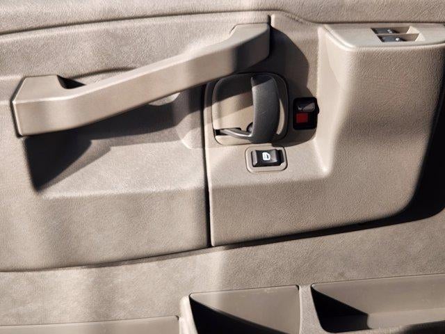 2025 Chevrolet Express Cutaway 3500 Base