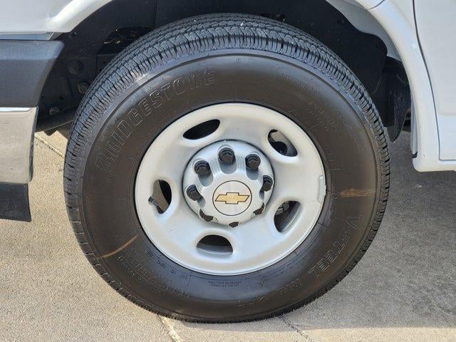 2025 Chevrolet Express Cutaway 3500 Base