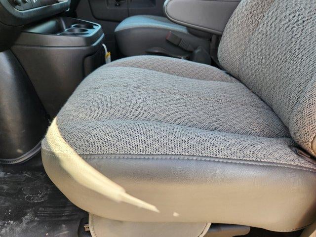 2025 Chevrolet Express Cutaway 3500 Base