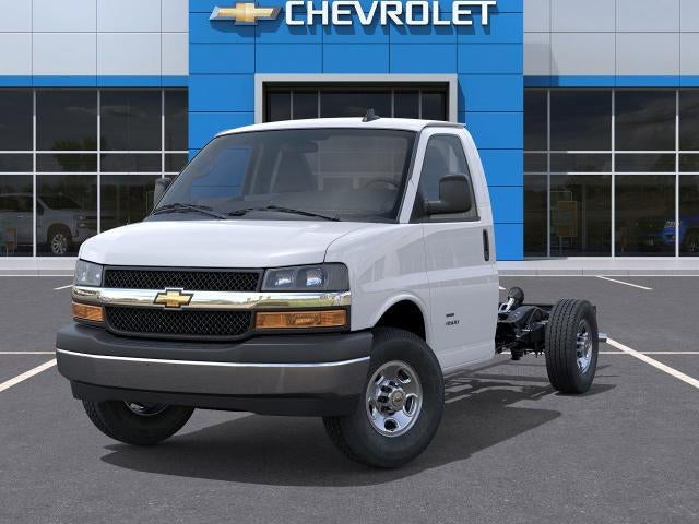 2025 Chevrolet Express Cutaway 3500 Base