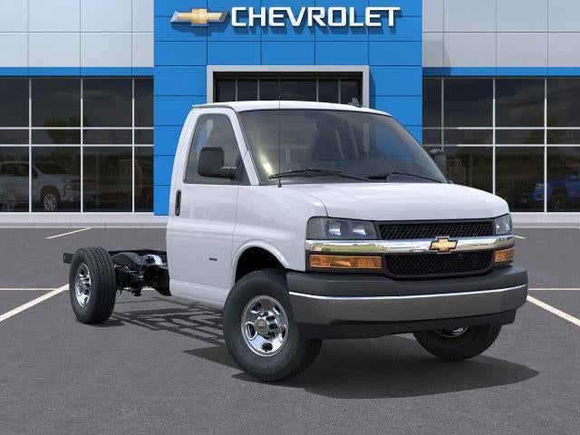 2025 Chevrolet Express Cutaway 3500 Base