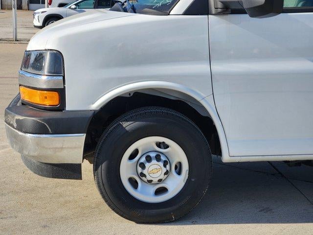 2025 Chevrolet Express Cutaway 3500 Base