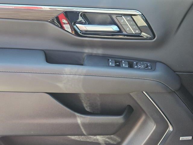 2027 Chevrolet Tahoe Z71 - Photo 16