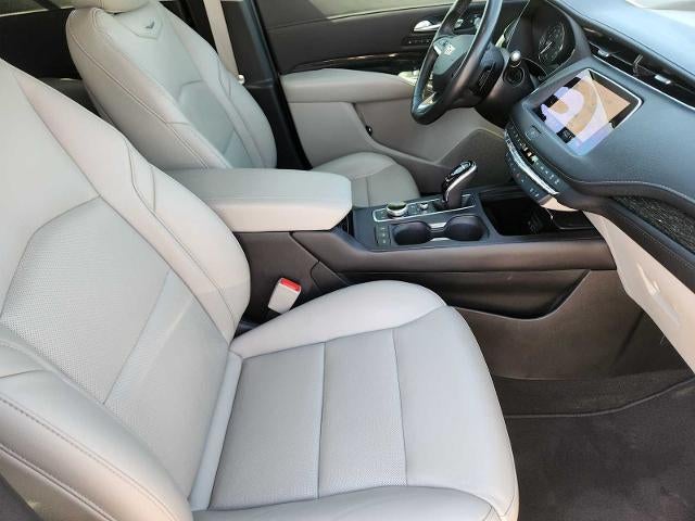 2023 Cadillac XT4 FWD Premium Luxury
