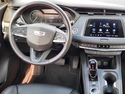 2023 Cadillac XT4 Premium Luxury