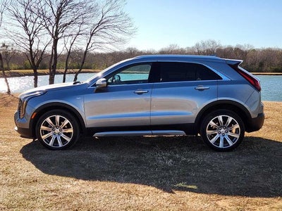 2023 Cadillac XT4 Premium Luxury