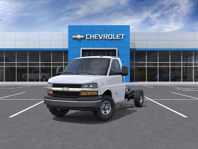 2025 Chevrolet Express Cutaway 3500 Base