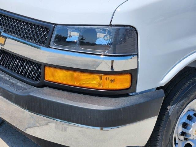 2025 Chevrolet Express Cutaway 3500 Base