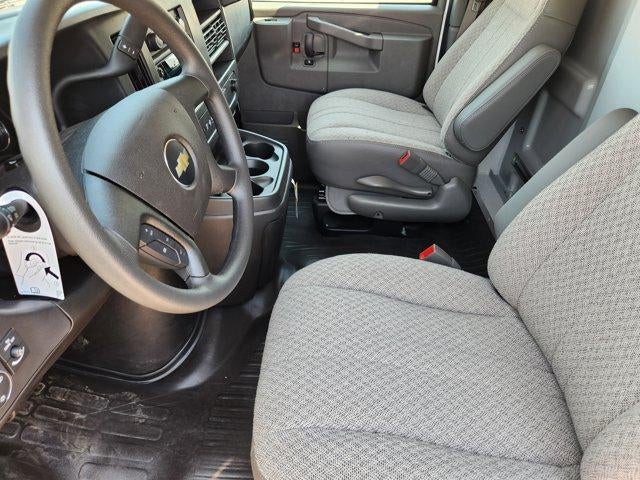 2025 Chevrolet Express Cutaway 3500 Base