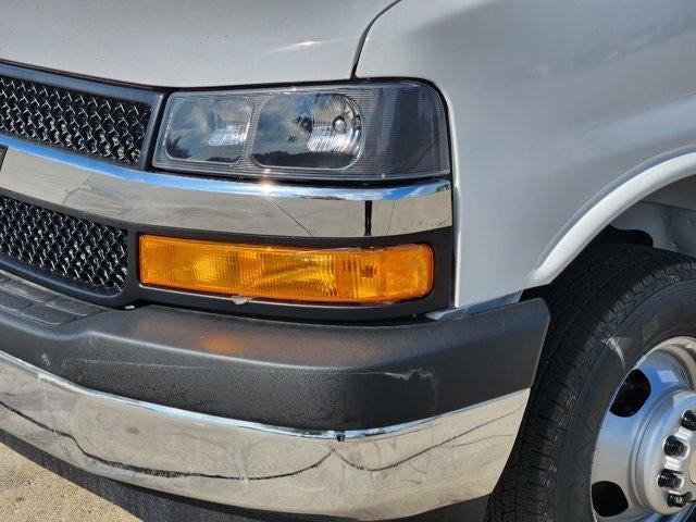 2025 Chevrolet Express Cutaway 3500 Base