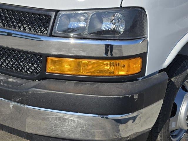 2025 Chevrolet Express Cutaway 3500 Base