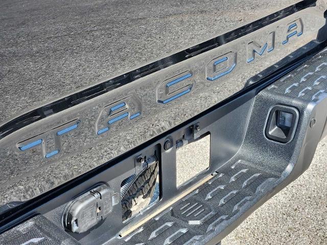 2022 Toyota Tacoma 4WD SR