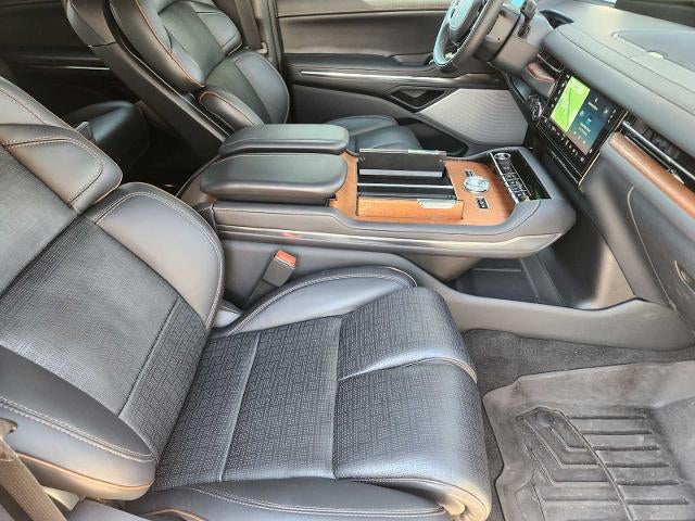 2025 Lincoln Navigator Black Label