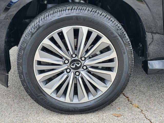2025 INFINITI QX80 LUXE