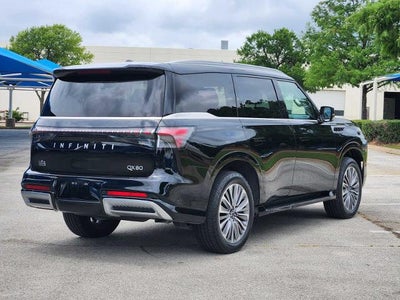 2025 INFINITI QX80 LUXE