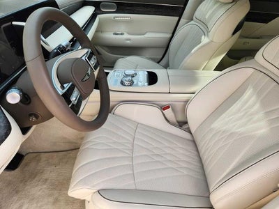 2025 Genesis G90 e-SC