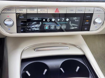 2025 Genesis G90 e-SC