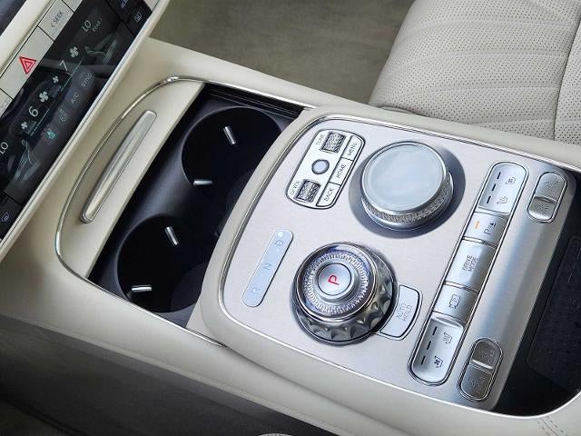 2025 Genesis G90 e-SC