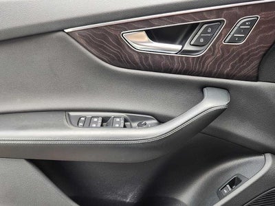 2022 Audi Q8 Premium Plus