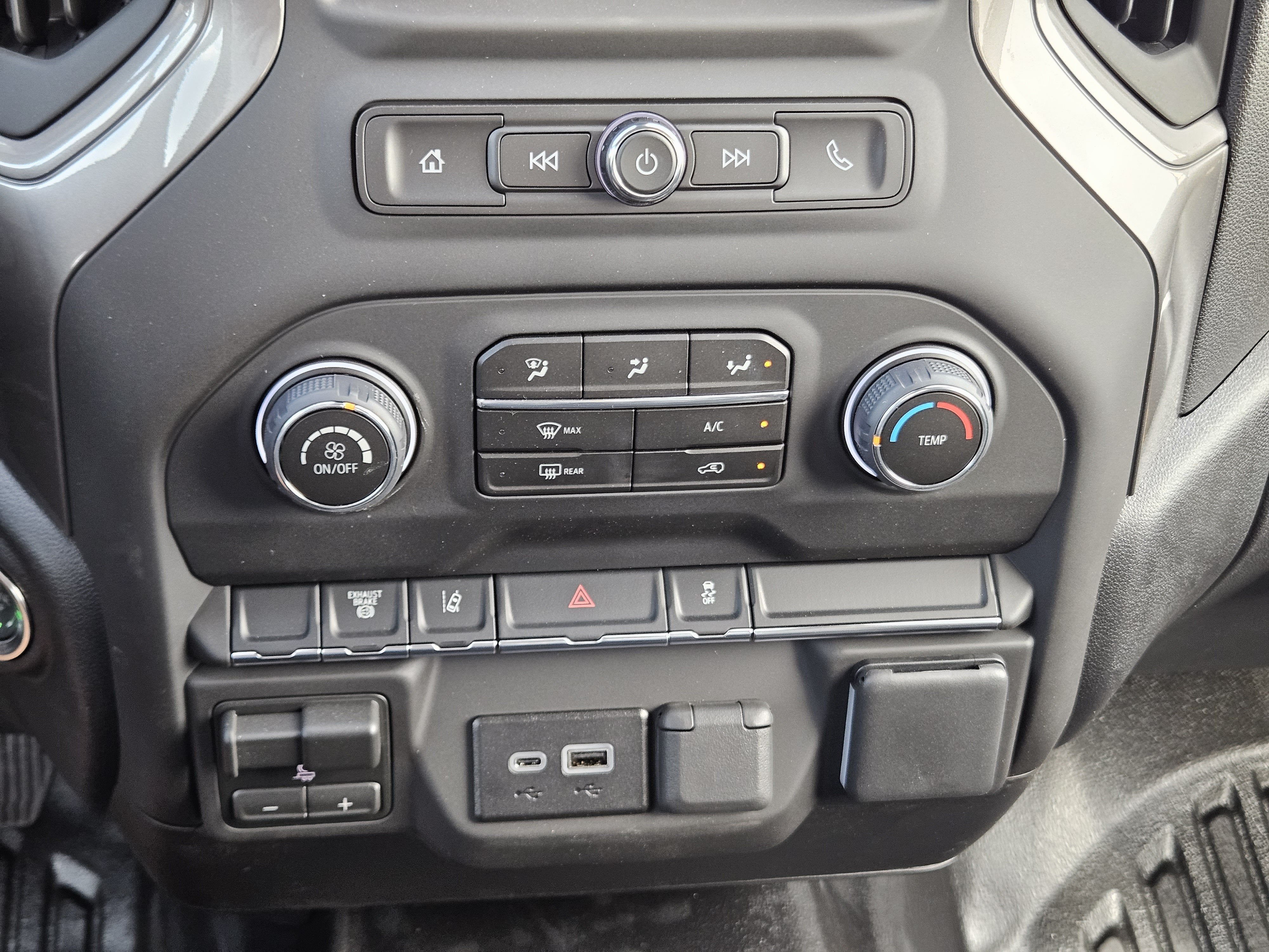 2026 Chevrolet Silverado 3500HD CC Work Truck