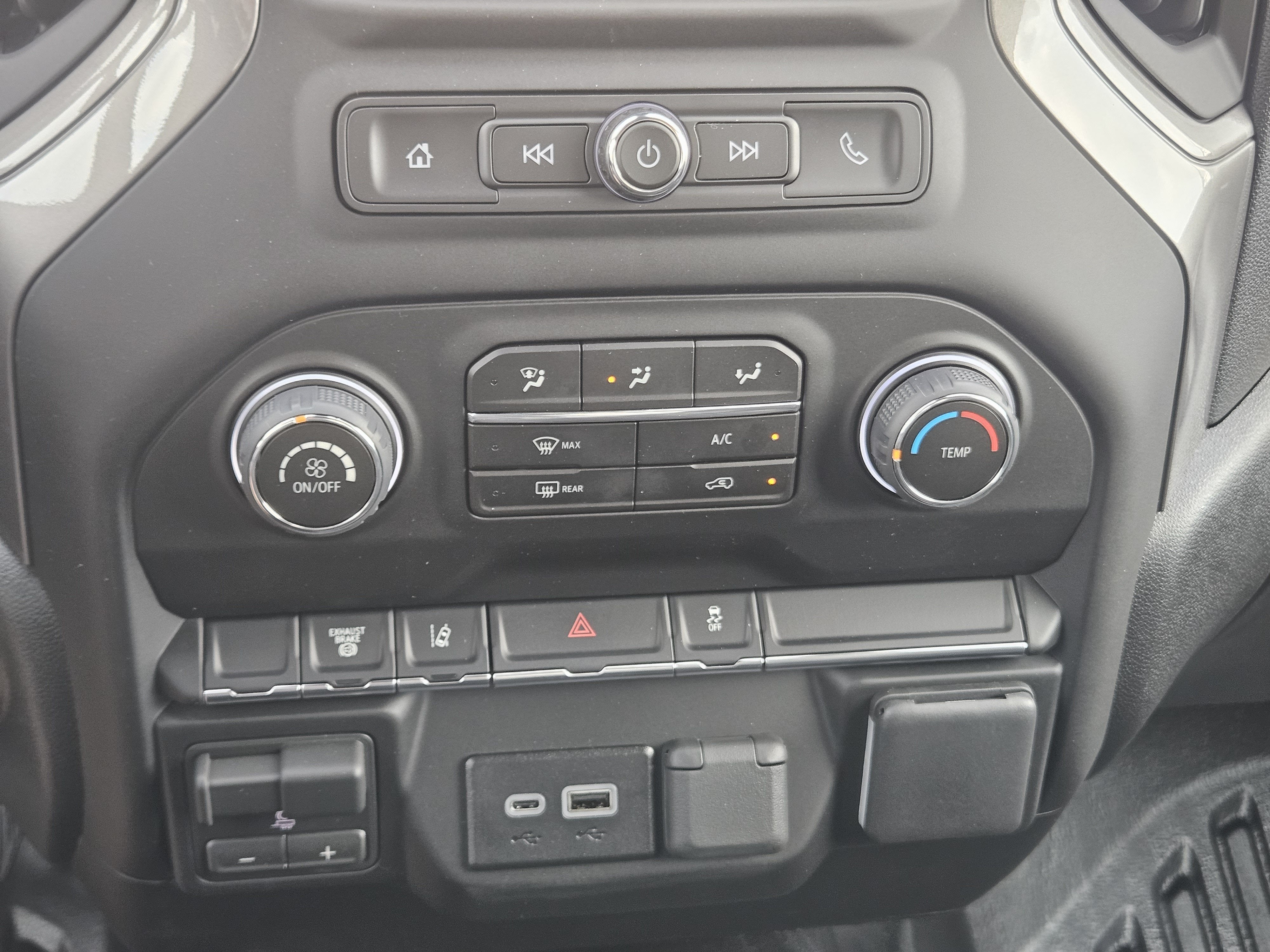 2026 Chevrolet Silverado 3500HD CC Work Truck