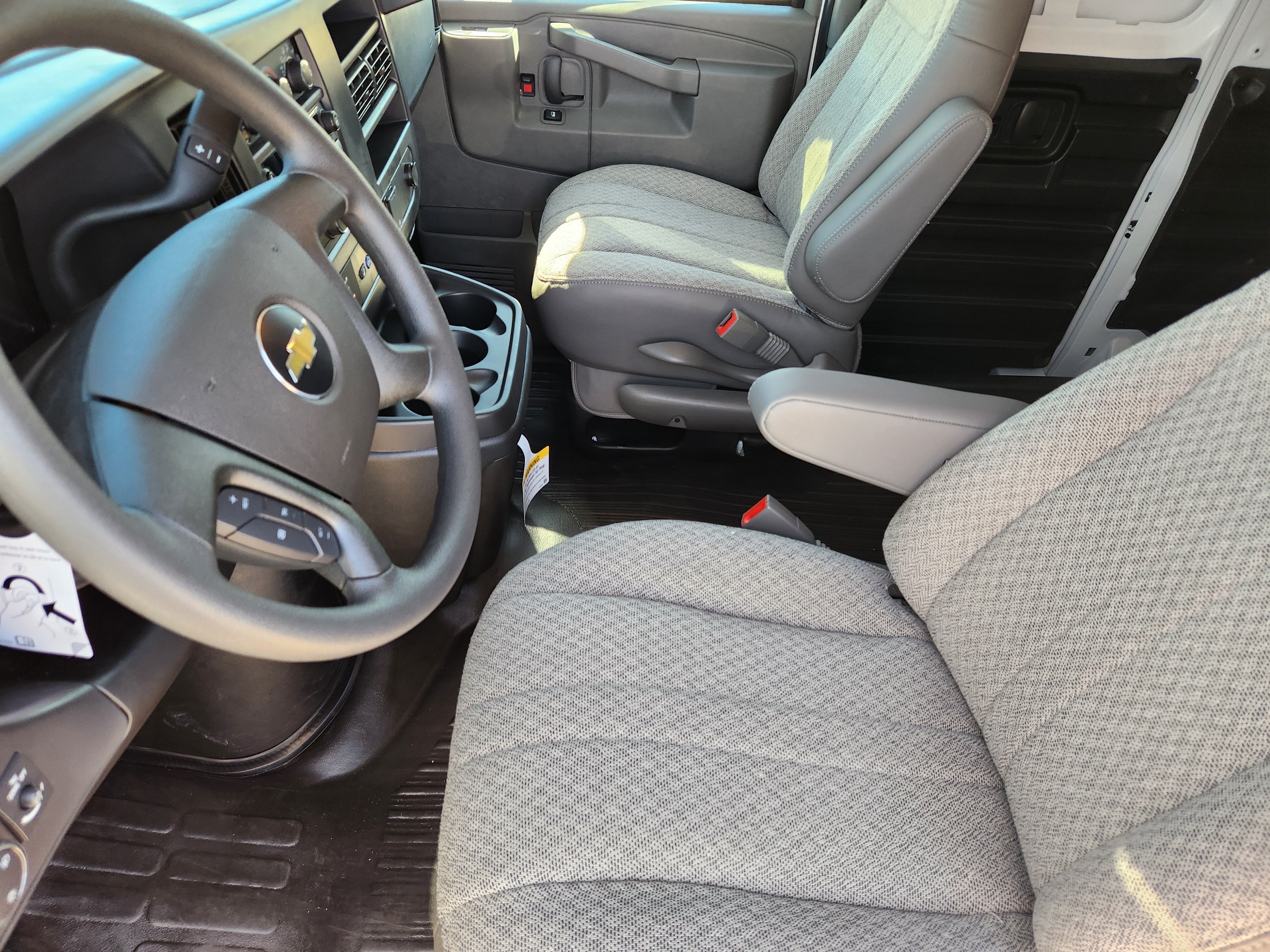 2025 Chevrolet Express Cargo Van Base