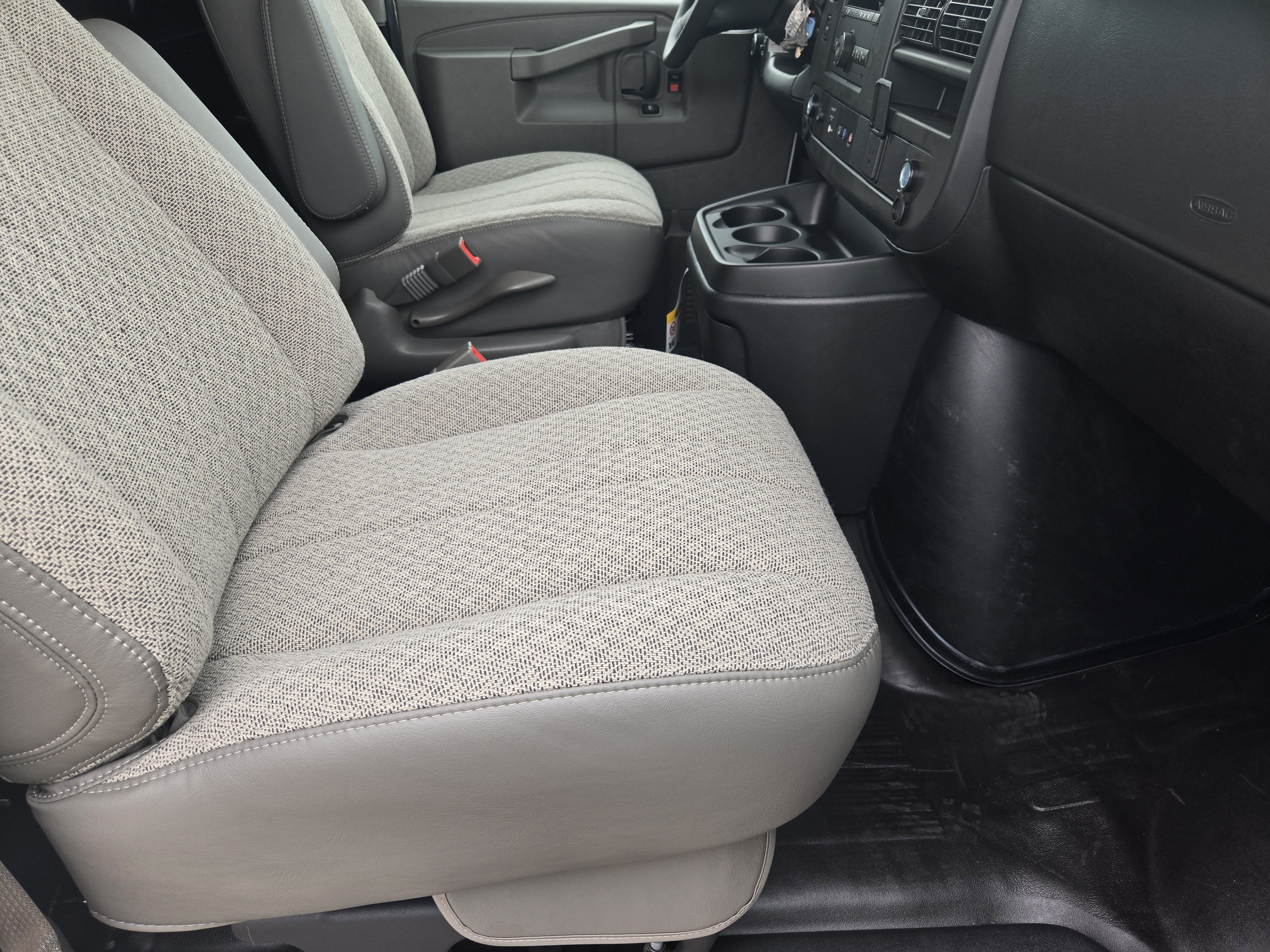 2025 Chevrolet Express Cargo Van Base
