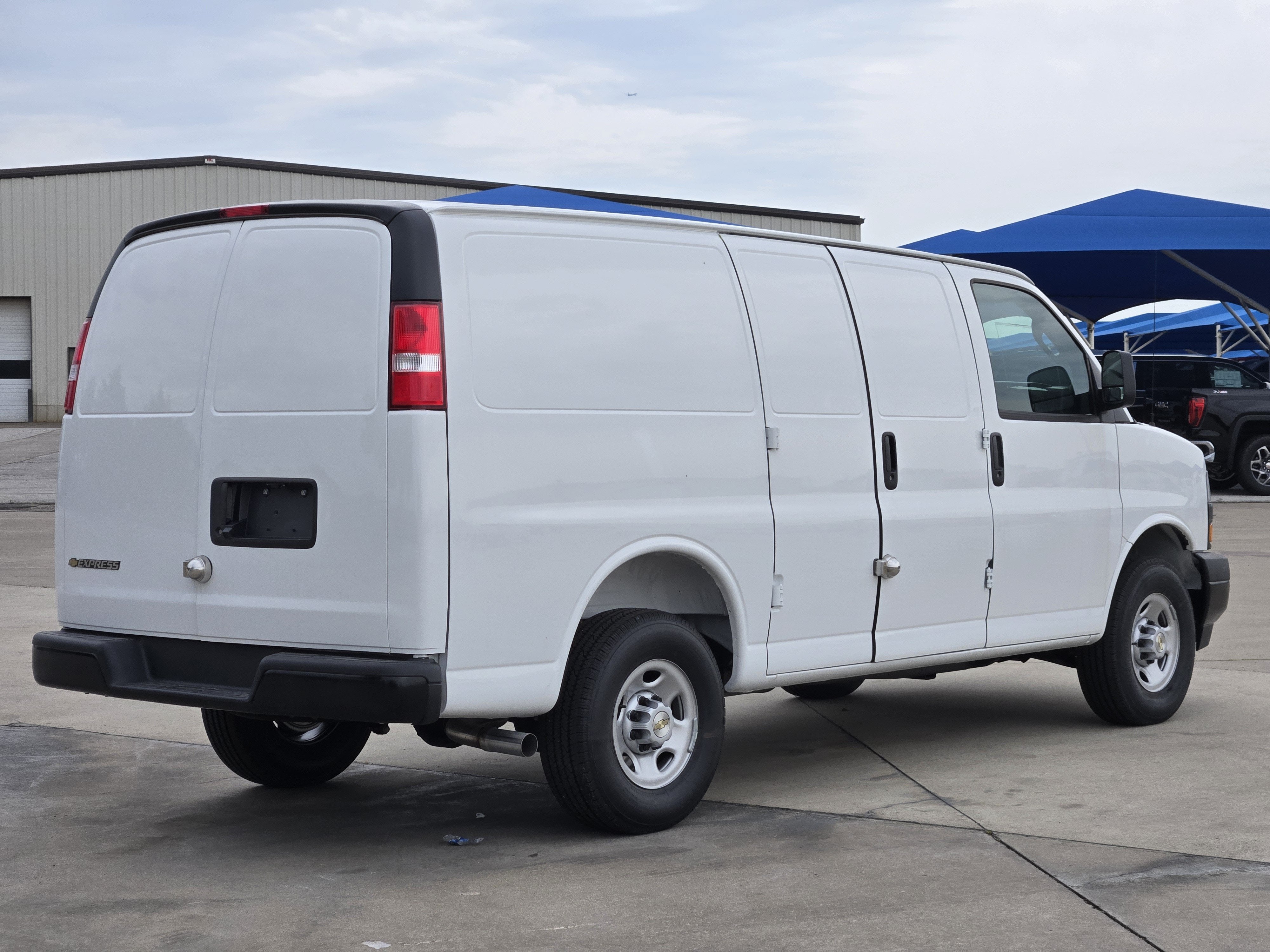 2025 Chevrolet Express Cargo Van Base