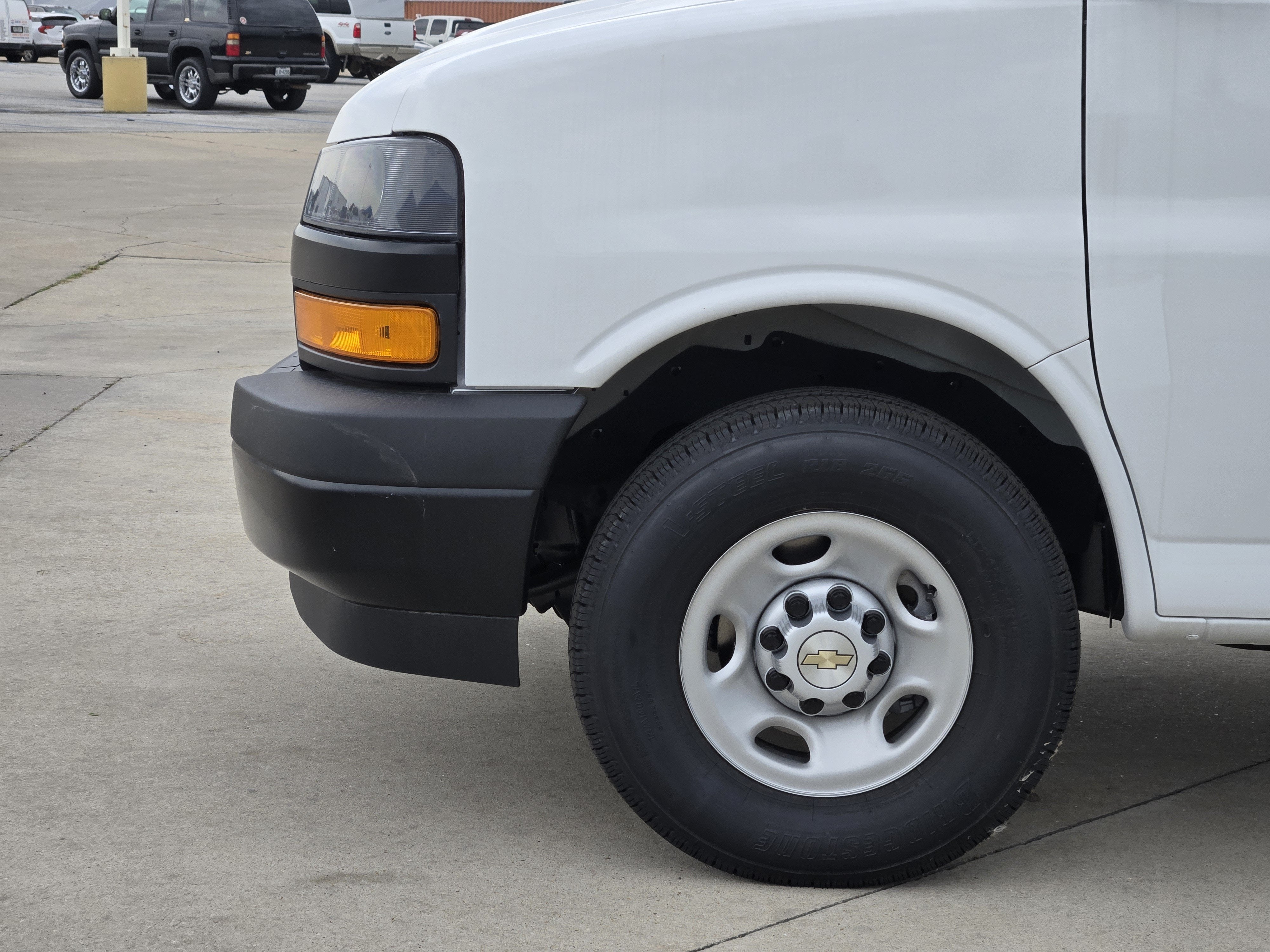 2025 Chevrolet Express Cargo Van Base