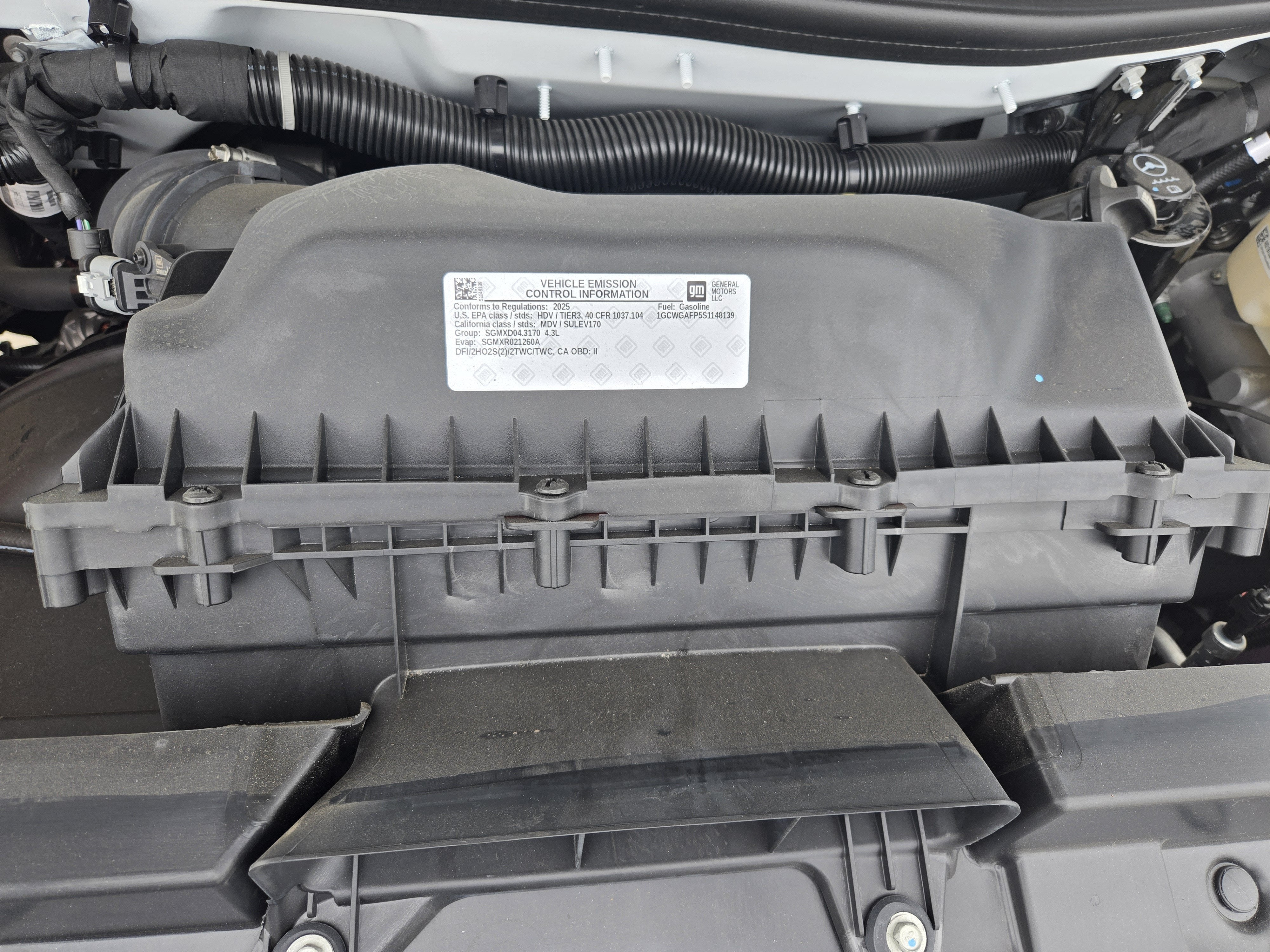 2025 Chevrolet Express Cargo Van Base