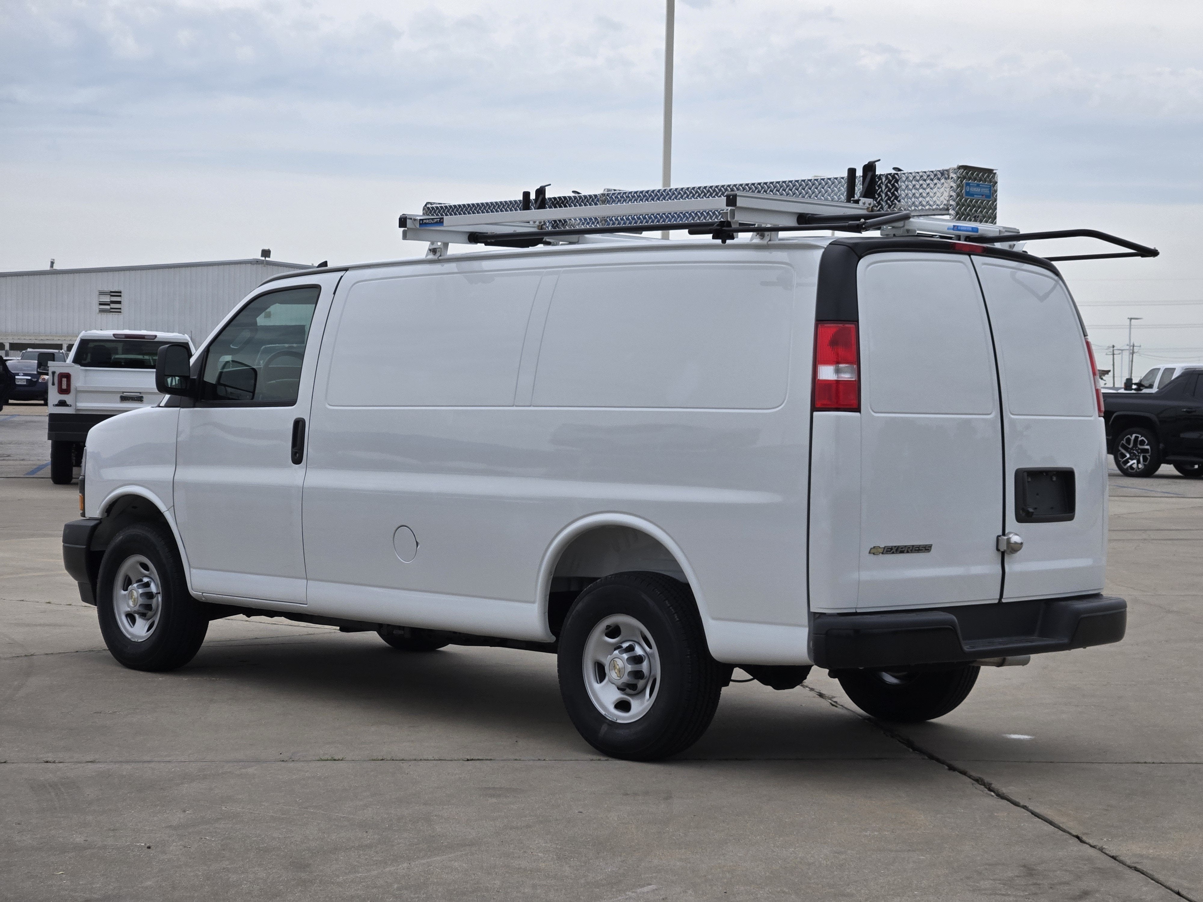 2025 Chevrolet Express Cargo Van Base