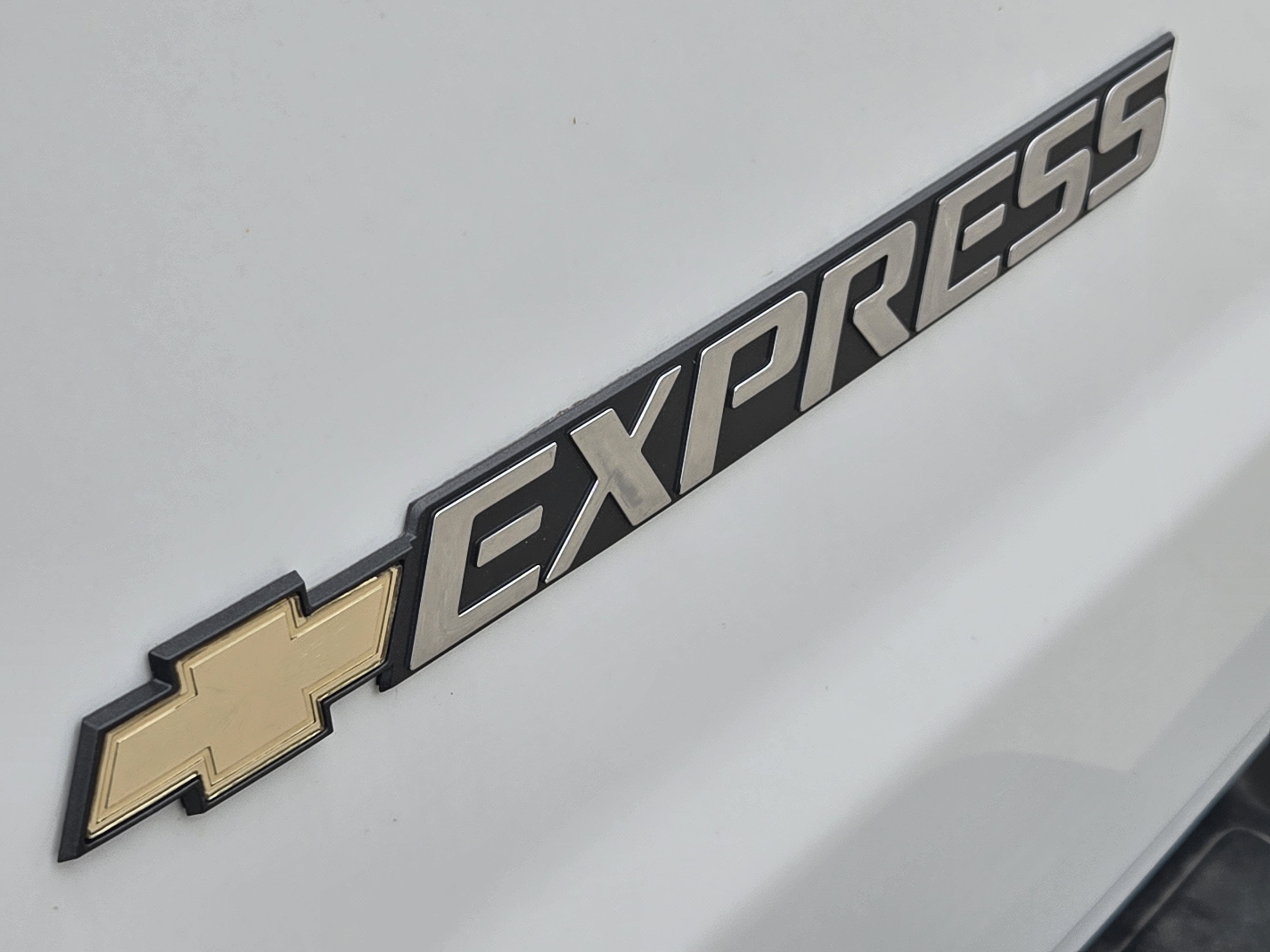 2025 Chevrolet Express Cargo Van Base