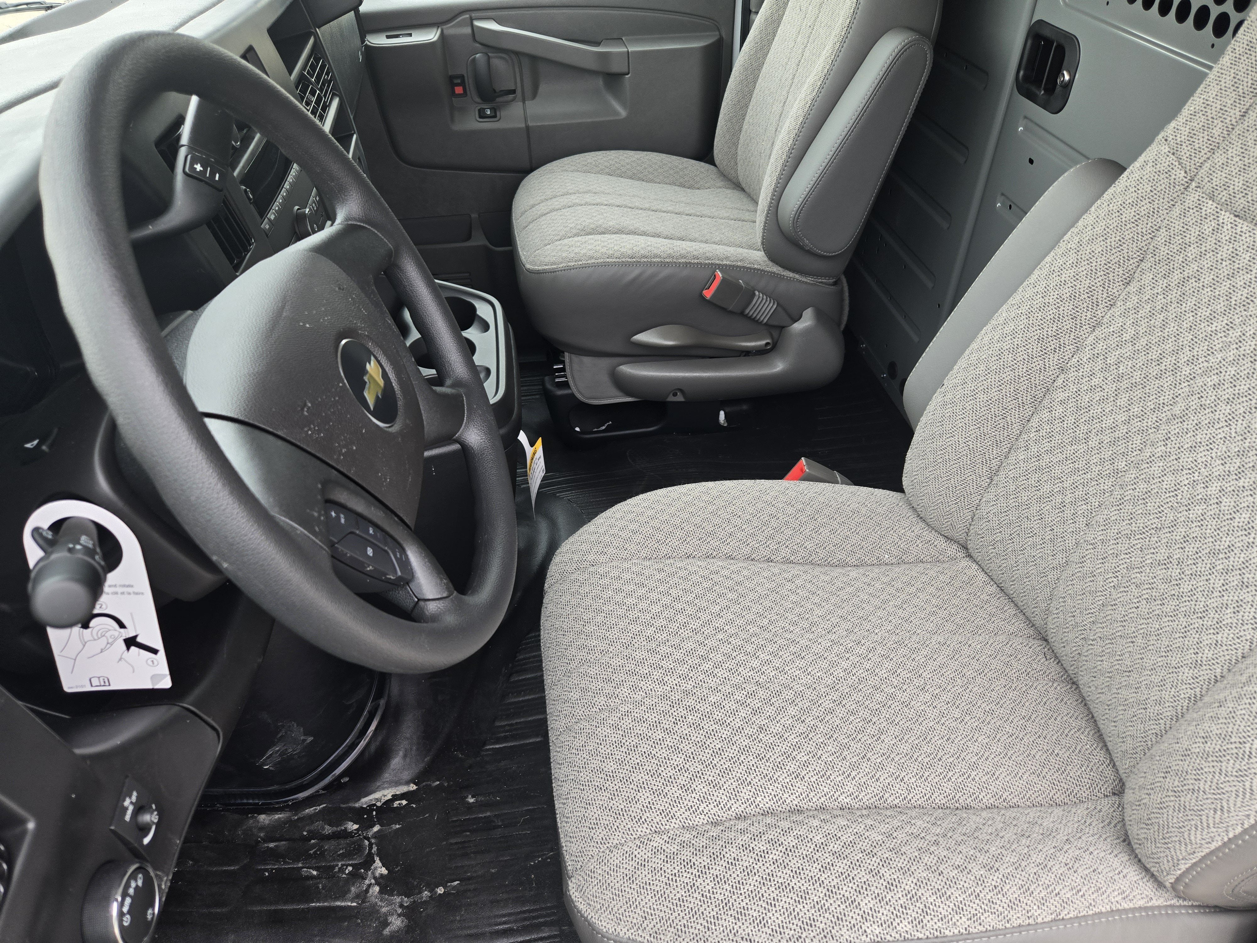 2025 Chevrolet Express Cargo Van Base