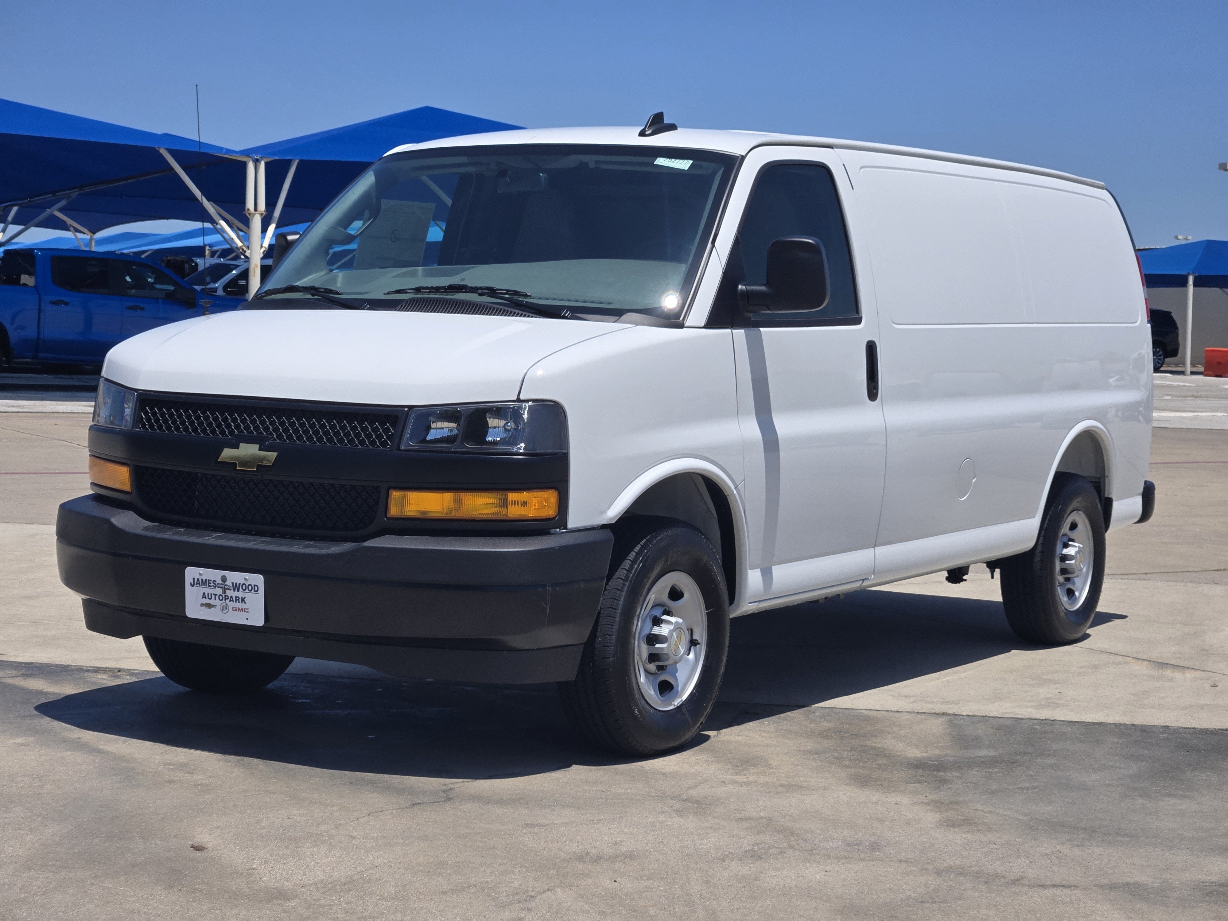 2025 Chevrolet Express Cargo Van Base