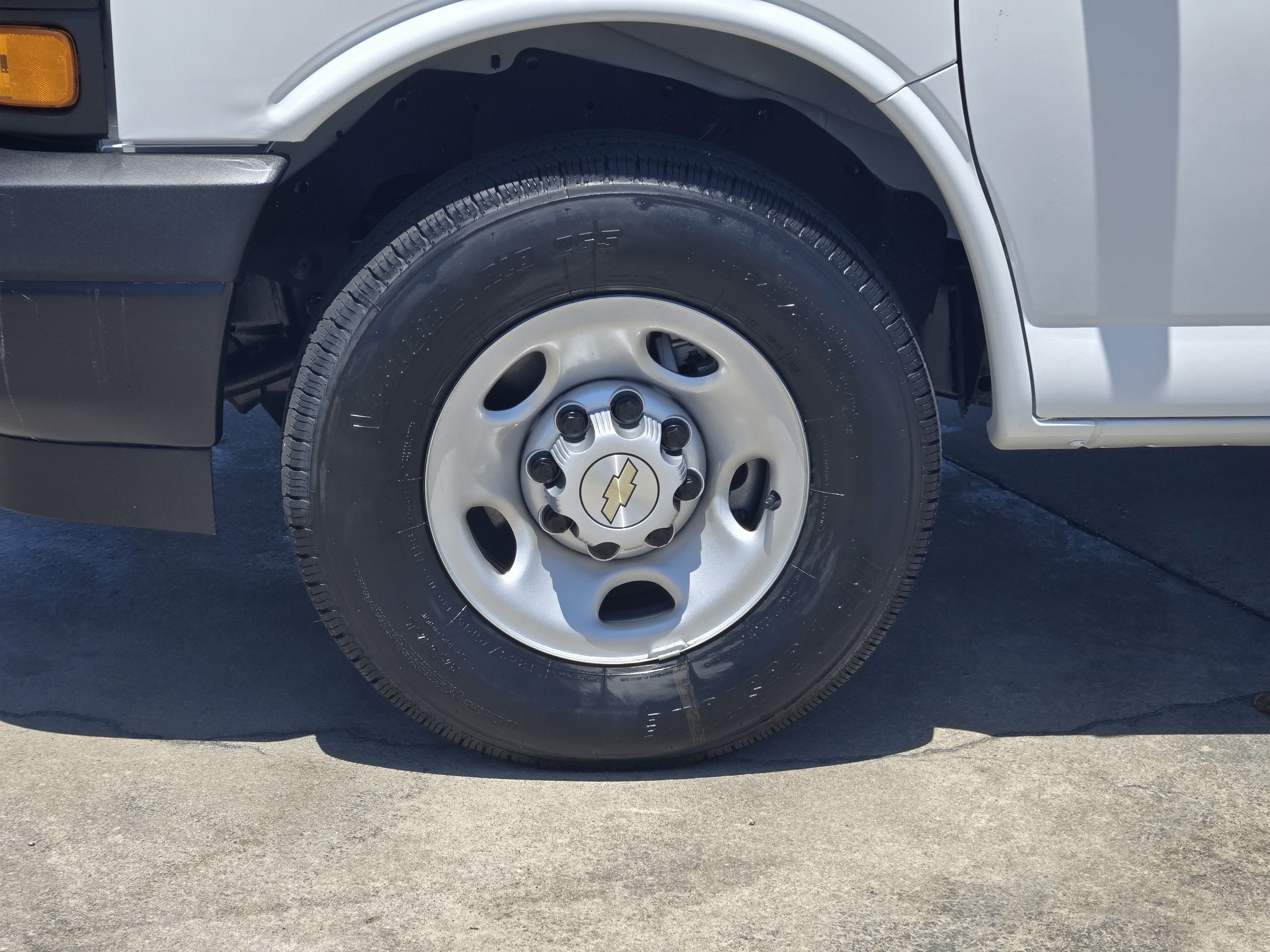 2025 Chevrolet Express Cargo Van Base