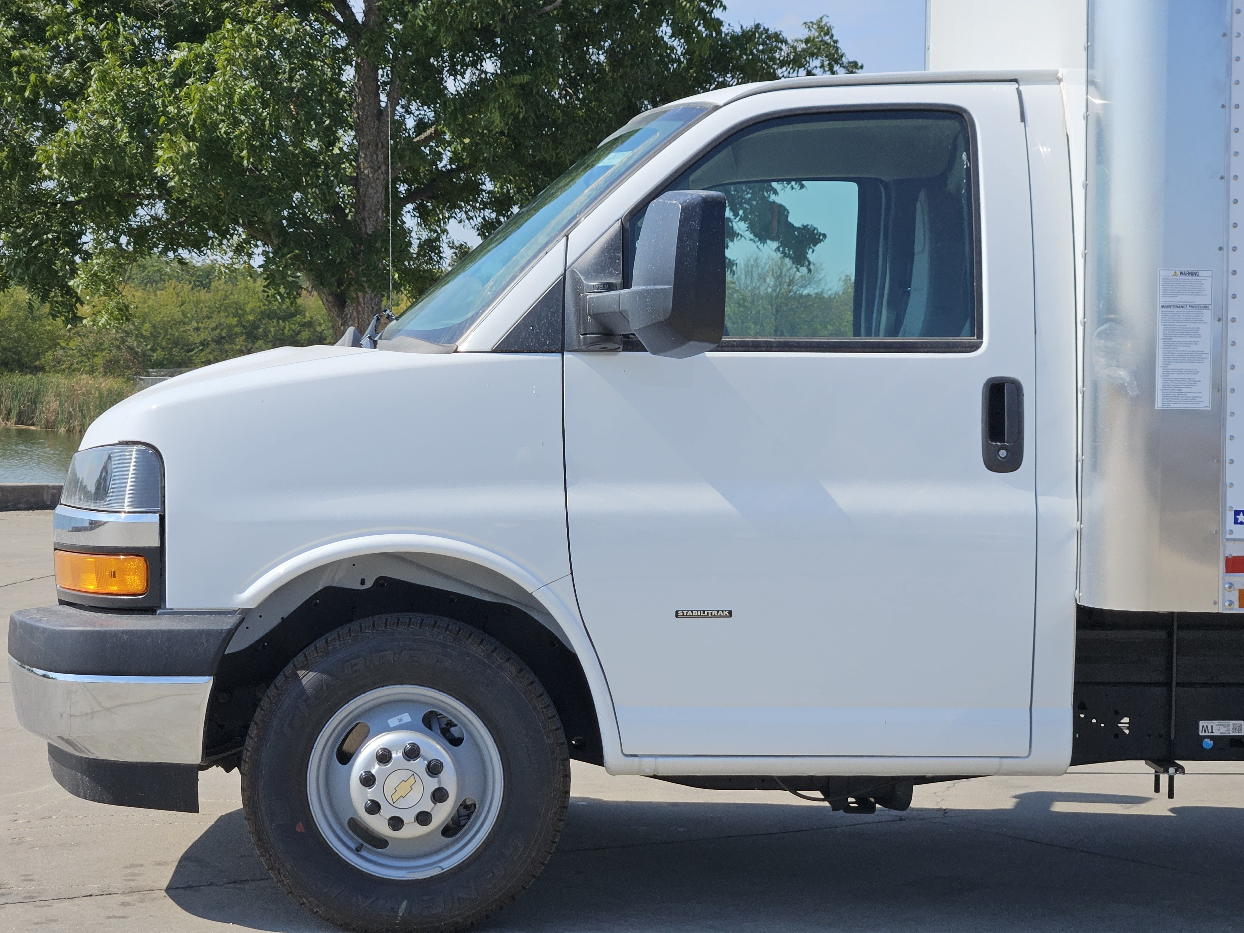2026 Chevrolet Express Commercial Cutaway Base