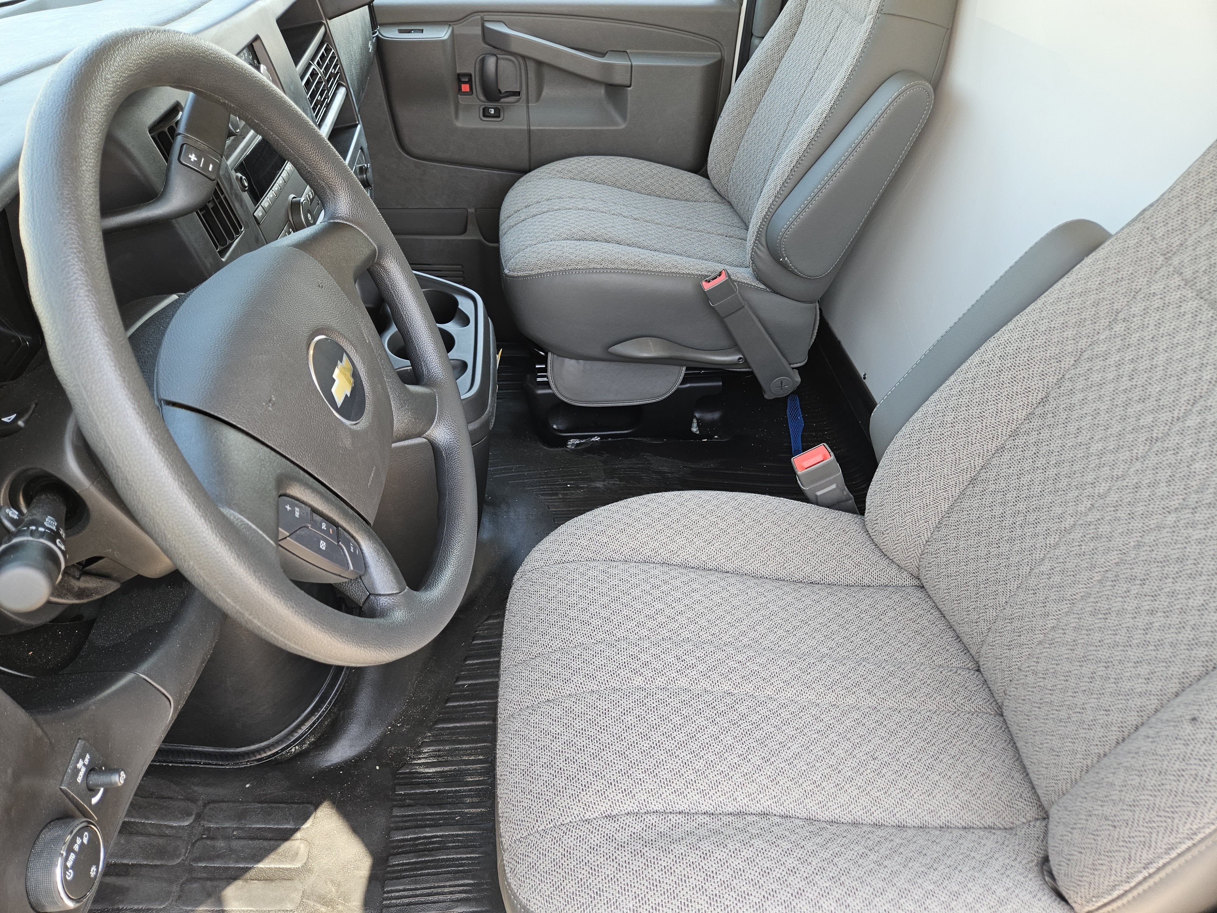 2026 Chevrolet Express Commercial Cutaway Base