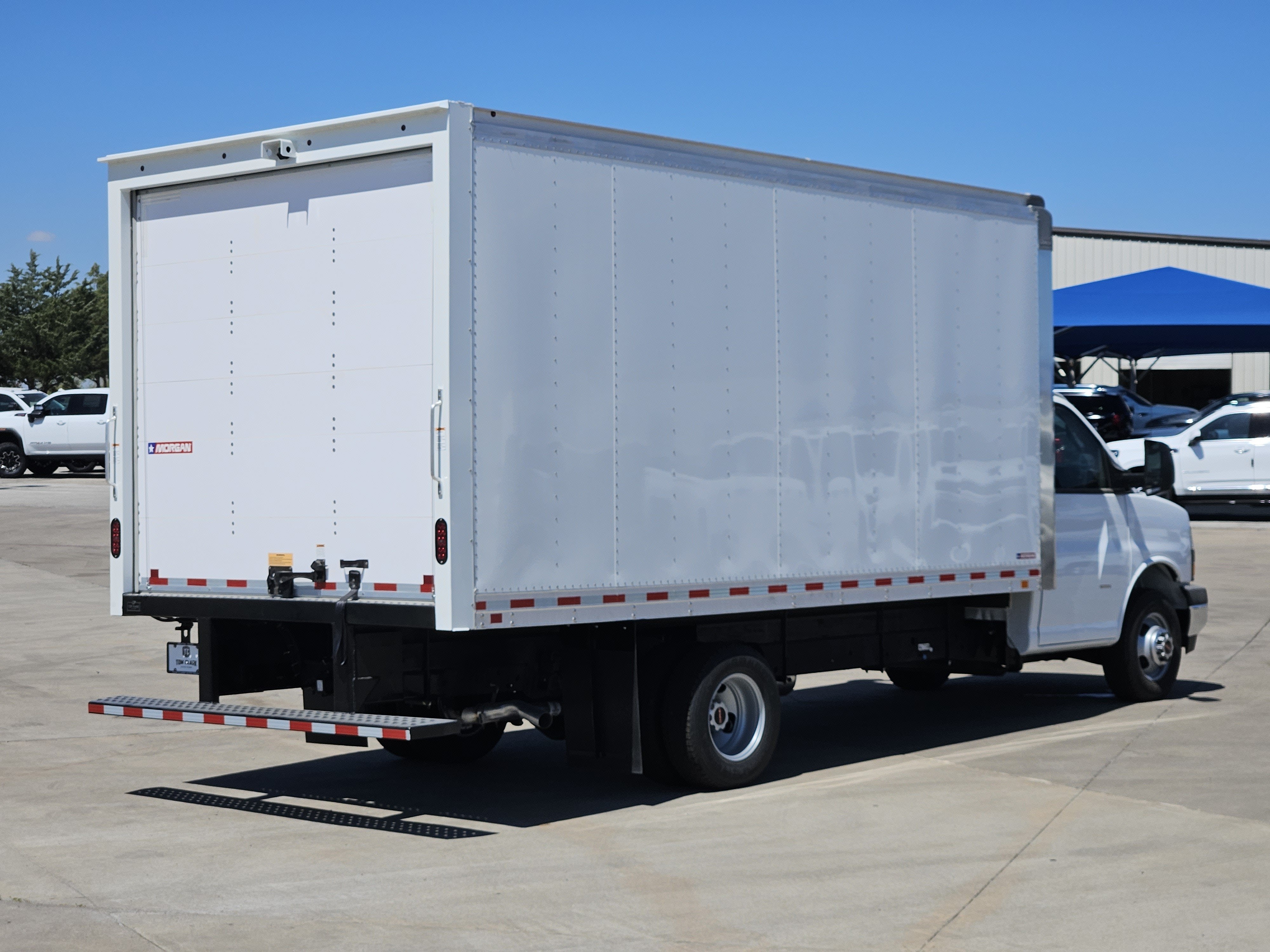 2026 GMC Savana Commercial Cutaway Base